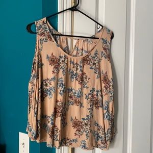 Shoulderless floral flowy blouse